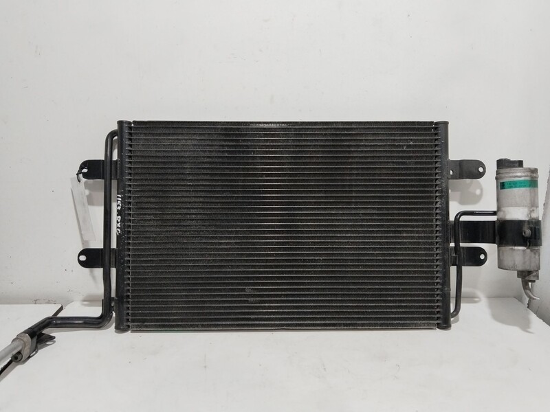 Condenseur de clim VOLKSWAGEN GOLF IV (1J1) 1.6 16V Essence - 1