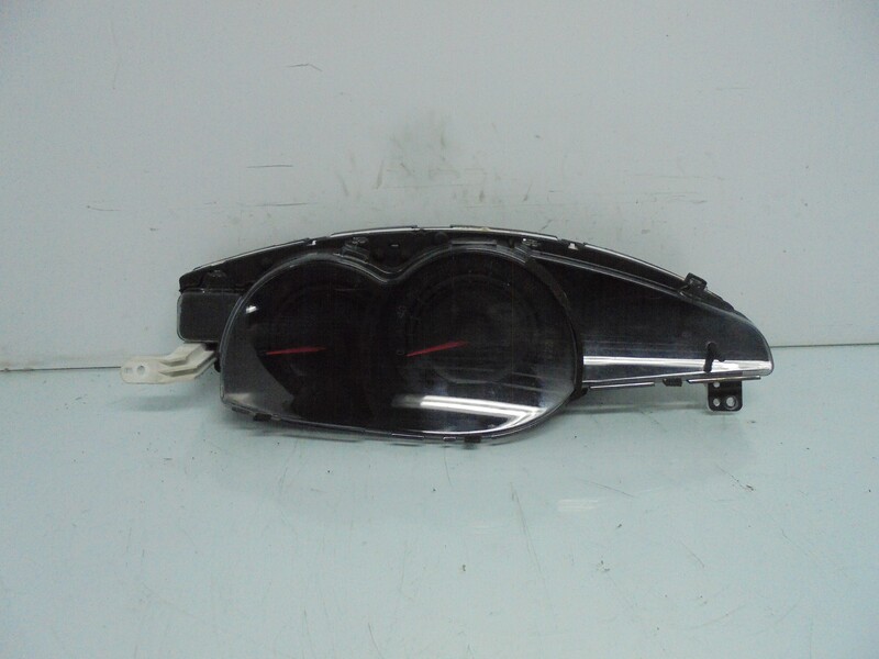 Compteur TOYOTA VERSO 2.0 D-4D  - 1