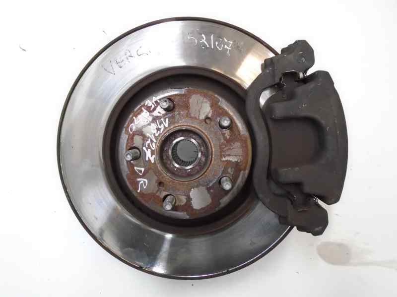 Fusee avant droit TOYOTA VERSO 2.2 D-4D  - 1