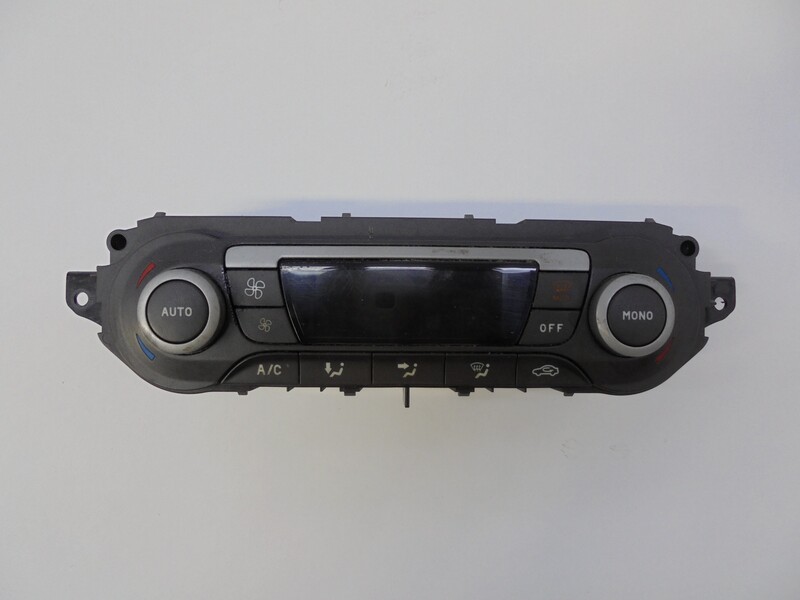 Commande chauffage FORD FOCUS SPORTBREAK (CAP) GHIA Diesel - 1