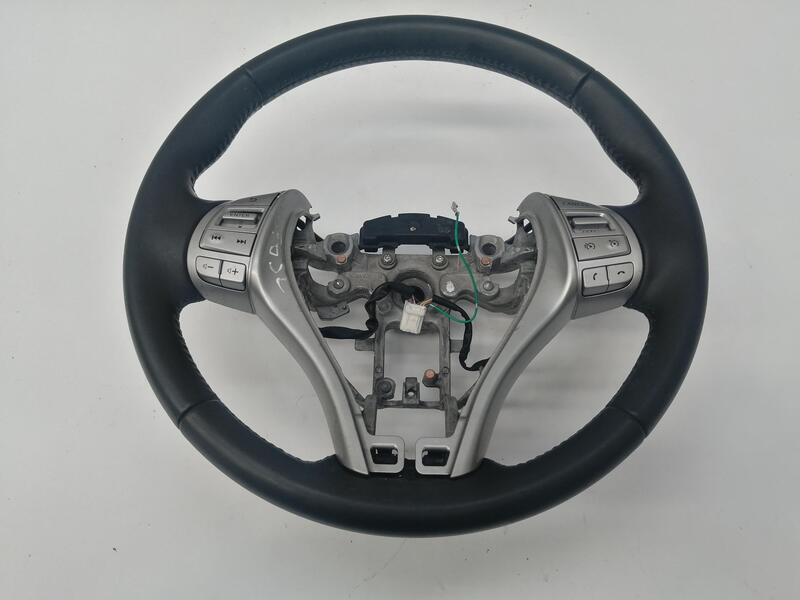 Volant NISSAN PULSAR FASTBACK 1.2 DIG-T Essence - 1