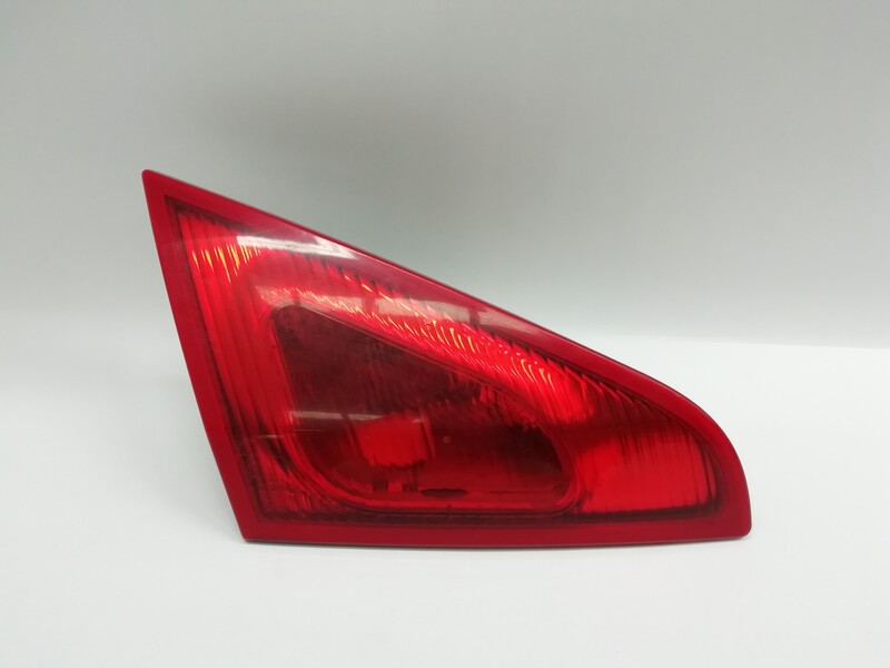 Feu arriere secondaire gauche (feux) MITSUBISHI COLT VI 1.1 Essence - 1