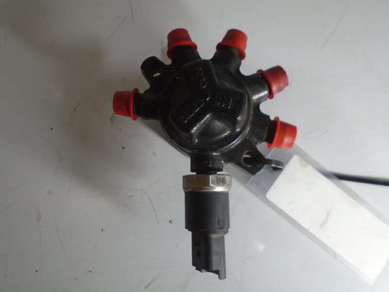 Rampe injection FORD FOCUS BERLINA (CAK) AMBIENTE Diesel - 1
