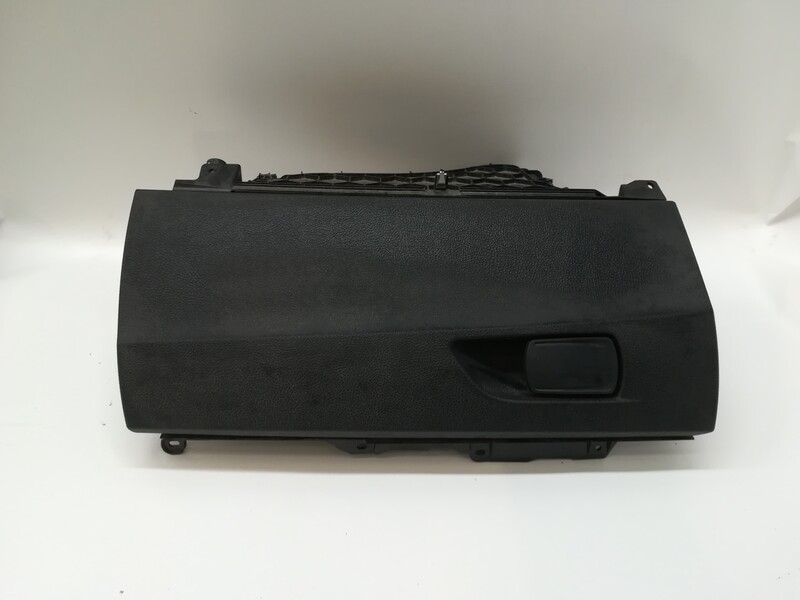 Boite a gants BMW 1 6 D  - 1