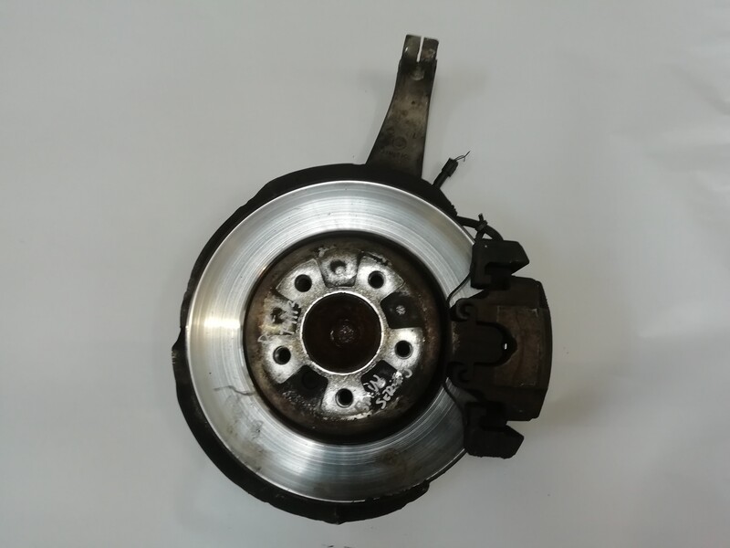 Fusee avant gauche BMW 5 20 D  - 1