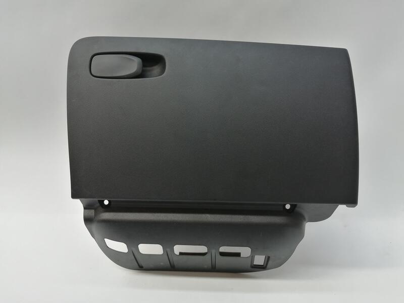 Boite a gants VOLVO XC40 BASIS 2WD Diesel - 1