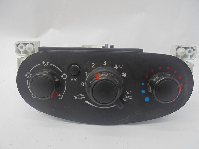 Commande chauffage DACIA SANDERO AMBIANCE Diesel - 1