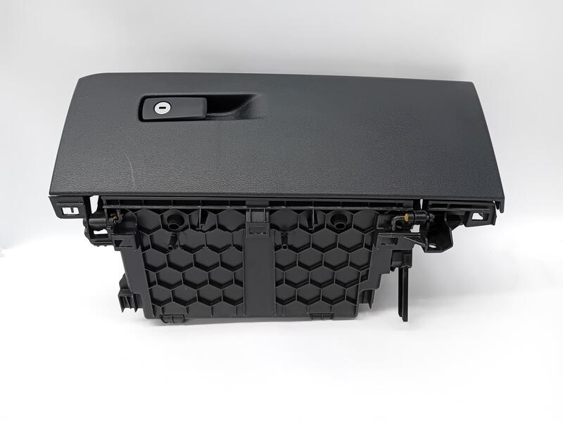 Guantera BMW X1 SDRIVE 18 D  - 1