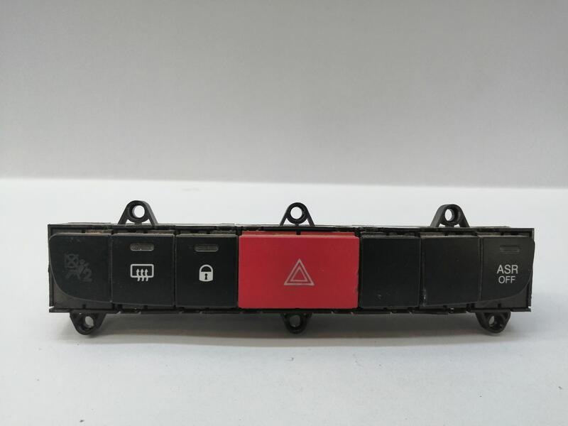 Bouton de warning CITROEN JUMPER COMBI 30 L1H1 BLUE-HDI 140 Diesel - 1