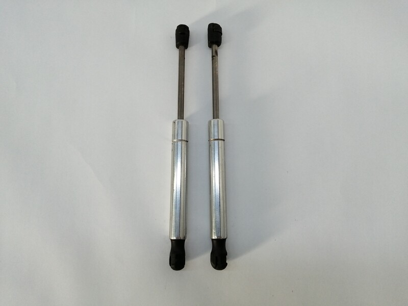 Verin de coffre VOLKSWAGEN BORA 1.6 16V Essence - 1