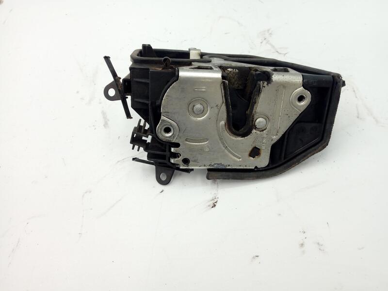 Serrure arriere droit BMW SERIE 1 BERLINA (E81/E87) 120D Diesel - 1