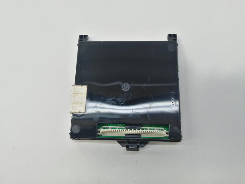 Module électronique TOYOTA AURIS 1.4 D-4D  - 1
