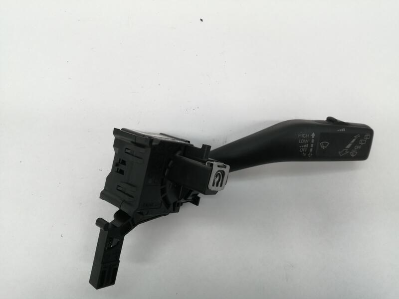 Commodo d'essuie glaces TOYOTA YARIS (NCP1/NLP1/SCP1) 1.4 D-4D LINEA TERRA Diesel - 1