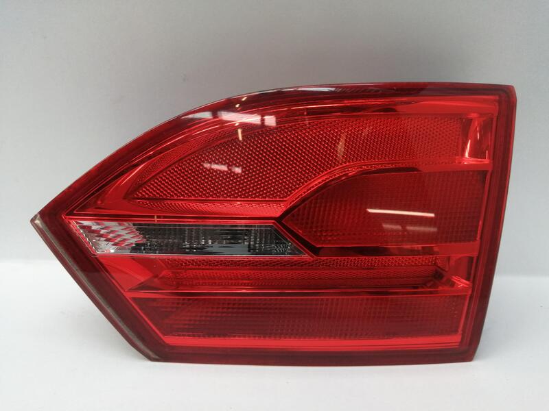 Feu arriere secondaire droit (feux) VOLKSWAGEN JETTA VI (162) ADVANCE BLUEMOTION Diesel - 1