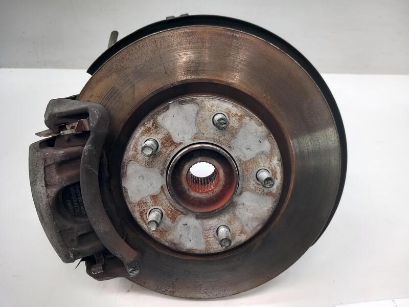 Fusee avant gauche NISSAN JUKE 1.5 DCI  - 1