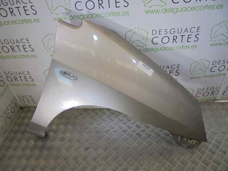 Aile avant droit SUZUKI LIANA FASTBACK 1.6 Essence - 1