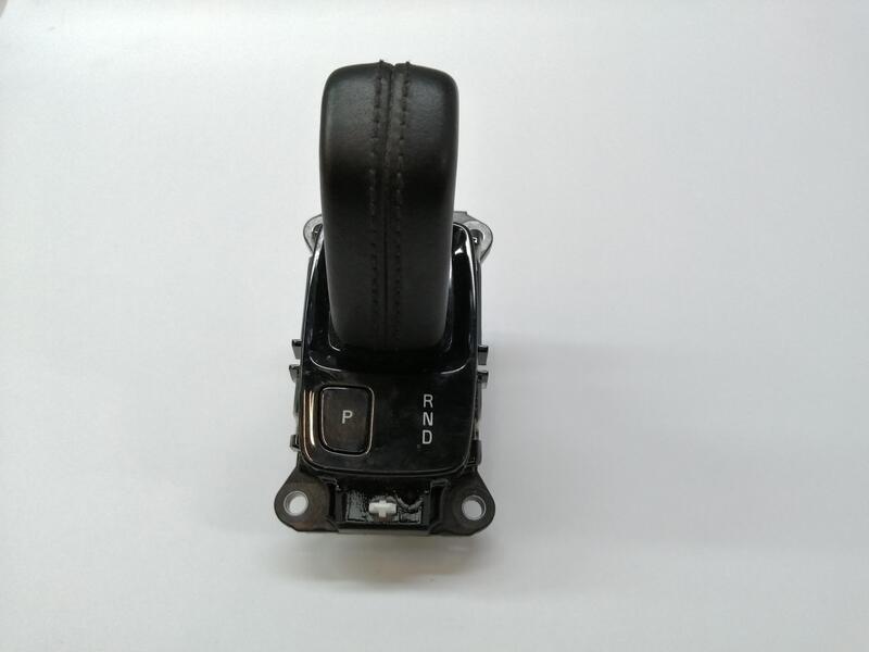 Levier de vitesses VOLVO XC40 BASIS 2WD Diesel - 1