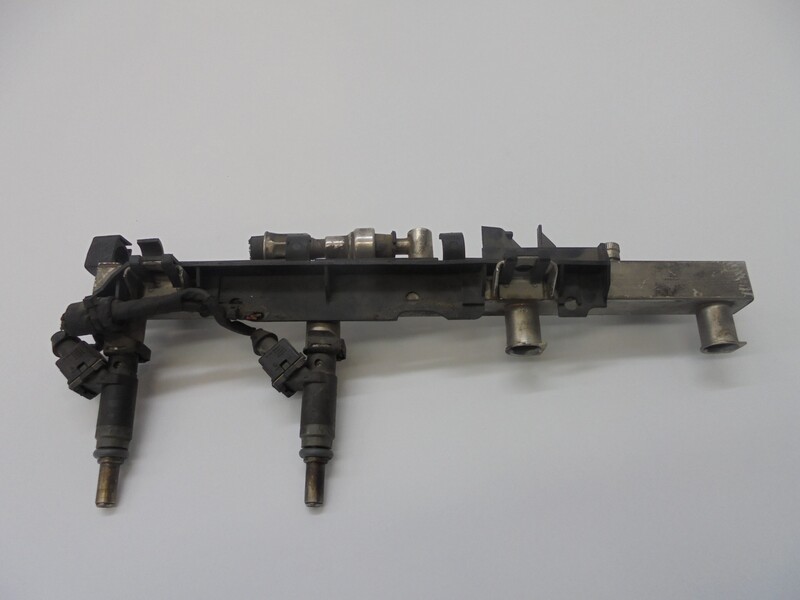 Rampe injection BMW 3 COMPACT 318 TI Essence - 1