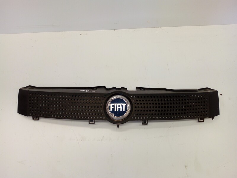 Calandre FIAT PANDA 1.1 Essence - 1