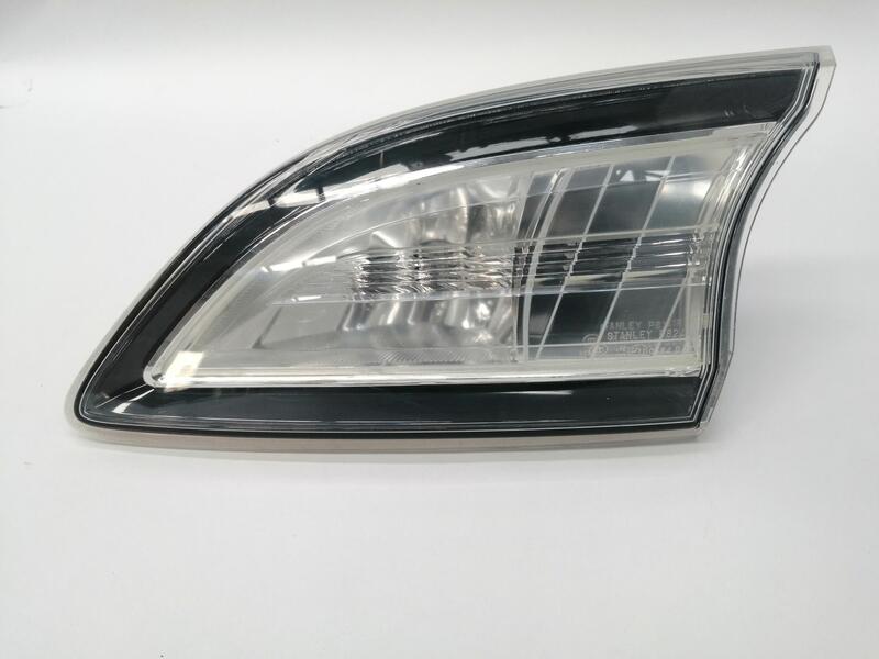 Feu arriere secondaire droit (feux) MAZDA 3 1.6 MZR Essence - 1