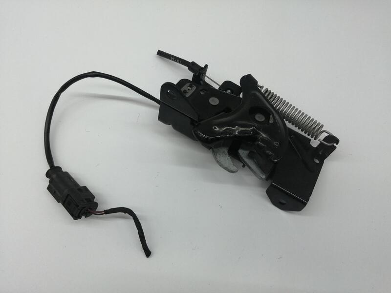 Fermeture de capot BMW 1 6 D  - 1