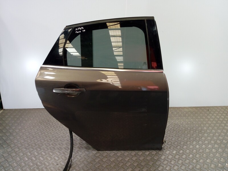 Puerta trasera derecha FORD FOCUS III 1.6 TDCI  - 1