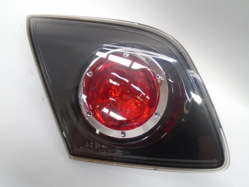Feu arriere secondaire gauche (feux) MAZDA 3 BERLINA (BK) 1.6 CRDT  ACTIVE Diesel - 1