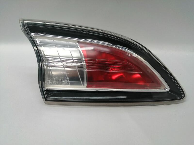 Feu arriere secondaire gauche (feux) MAZDA 3 1.6 MZR Essence - 1