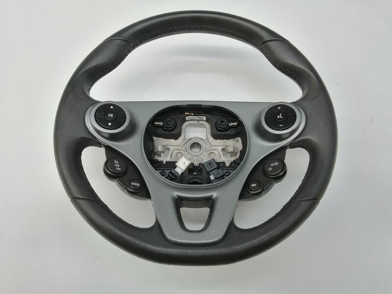 Volant SMART FORFOUR FASTBACK 0.9 Essence - 1