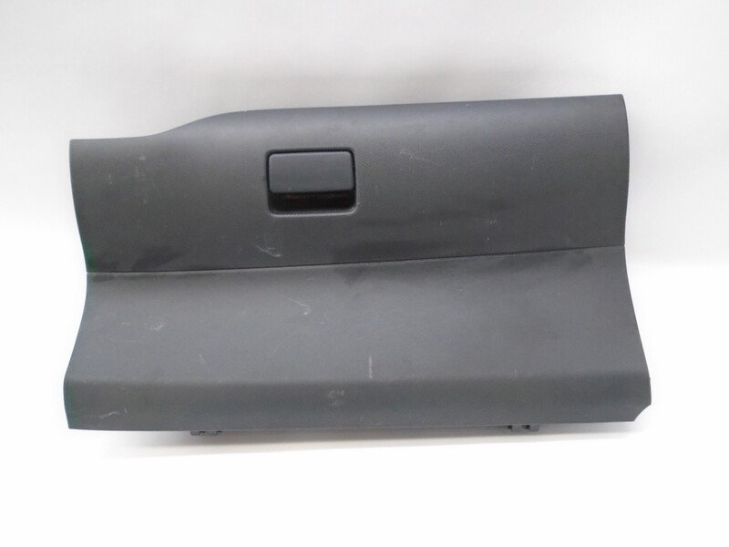 Boite a gants TOYOTA AURIS 1.4 D-4D  - 1
