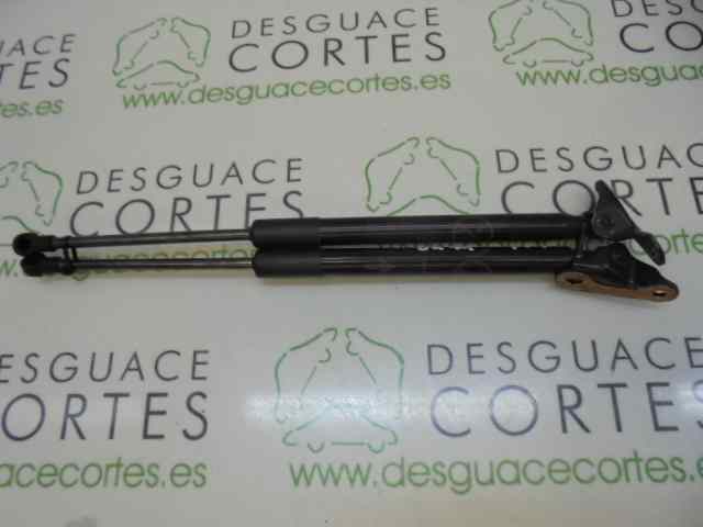 Verin de coffre TOYOTA AURIS (E18) ACTIVE Diesel - 1