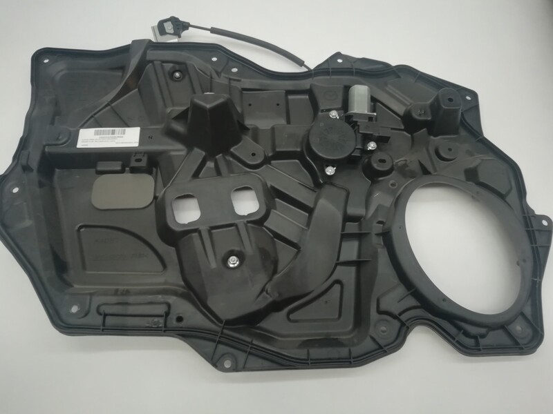 Leve vitre electrique avant gauche MAZDA 3 2.0 Essence - 1