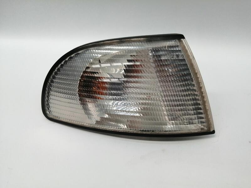 Optique avant secondaire droit (feux)(clignotant) AUDI A4 BERLINA (B5) 1.9 TDI Diesel - 1
