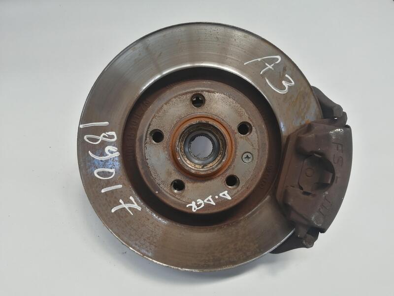 Fusee avant droit AUDI A3 1.8 Essence - 1