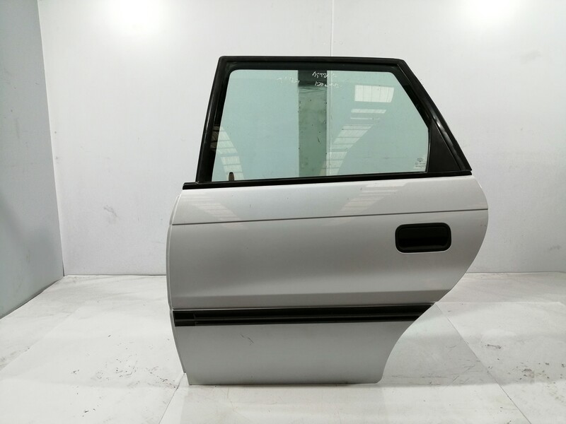 Puerta trasera izquierda OPEL ASTRA F BERLINA GL  - 1