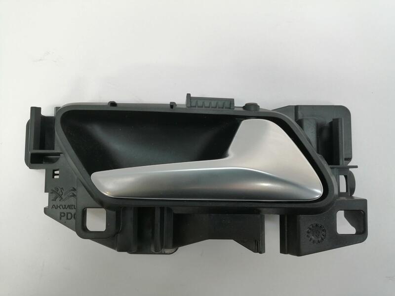 Poignee interieur avant droit OPEL CROSSLAND X 1.2 Essence - 1