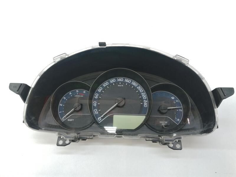 Compteur TOYOTA AURIS 1.4 D-4D  - 1