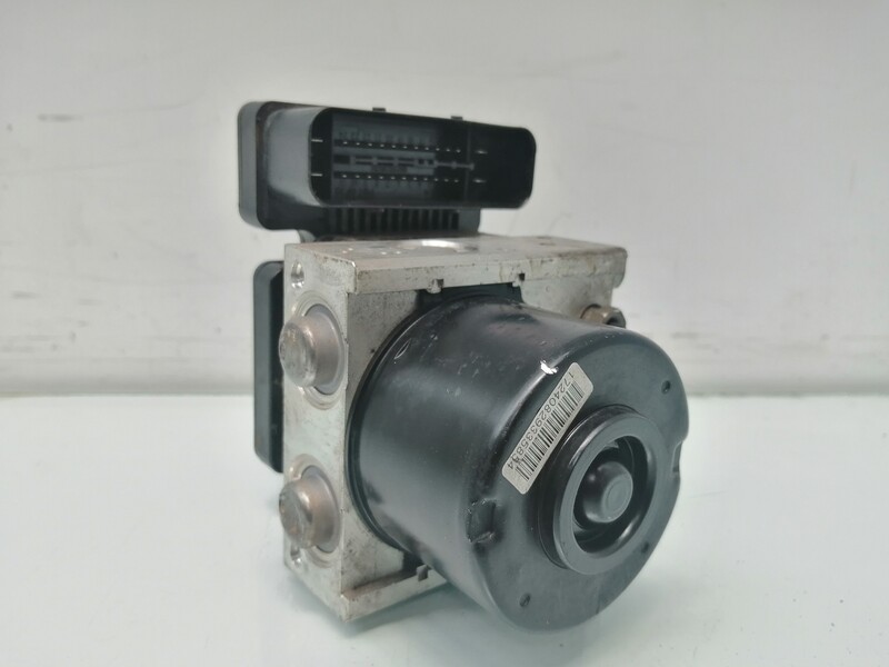 Calculateur boitier electronique ESP/ABS FORD FOCUS BERLINA (CAP) AMBIENTE Diesel - 1