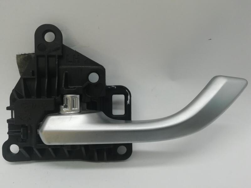 Poignee interieur avant gauche HYUNDAI I30 (PD) ESSENCE  - 1