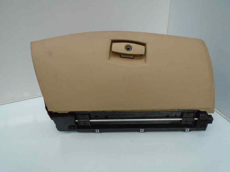 Boite a gants BMW SERIE 5 BERLINA (E60) 520D Diesel - 1