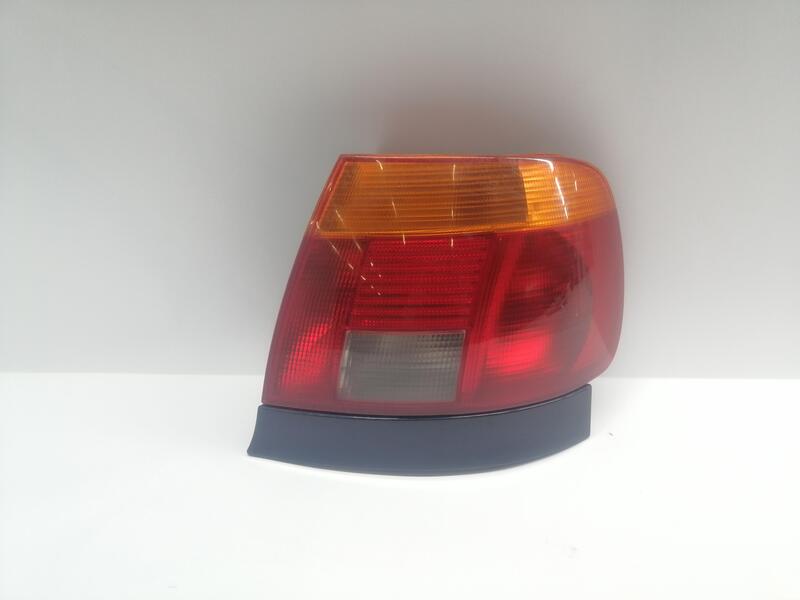 Feu arriere principal droit (feux) AUDI A4 1.8 Essence - 1