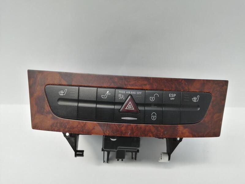Bouton de warning MERCEDES-BENZ CLS 320 CDI  - 1