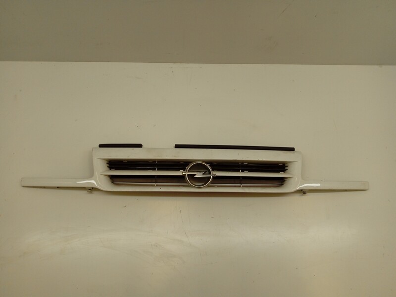 Calandre OPEL ASTRA F BERLINA GL  - 1