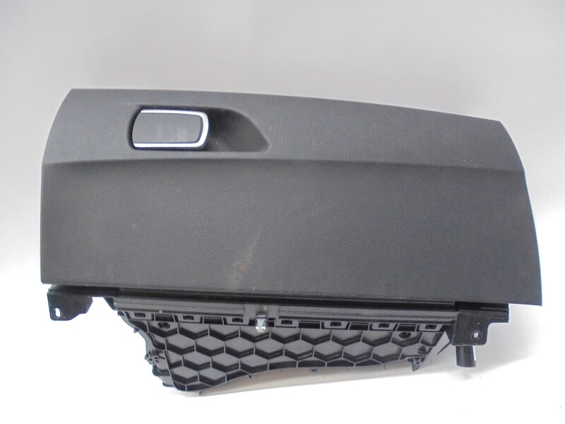 Boite a gants BMW 1 8 D  - 1