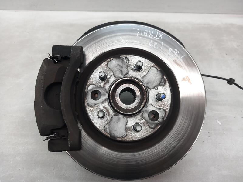 Fusee avant gauche NISSAN X-TRAIL (T32) 360 Diesel - 1