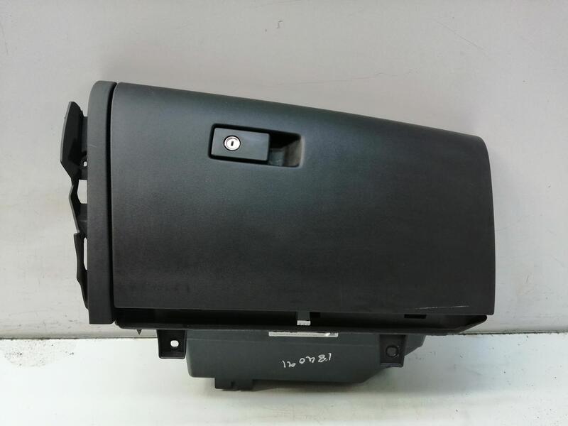 Boite a gants VOLVO XC60 BUSINESS PLUS 2WD Diesel - 1