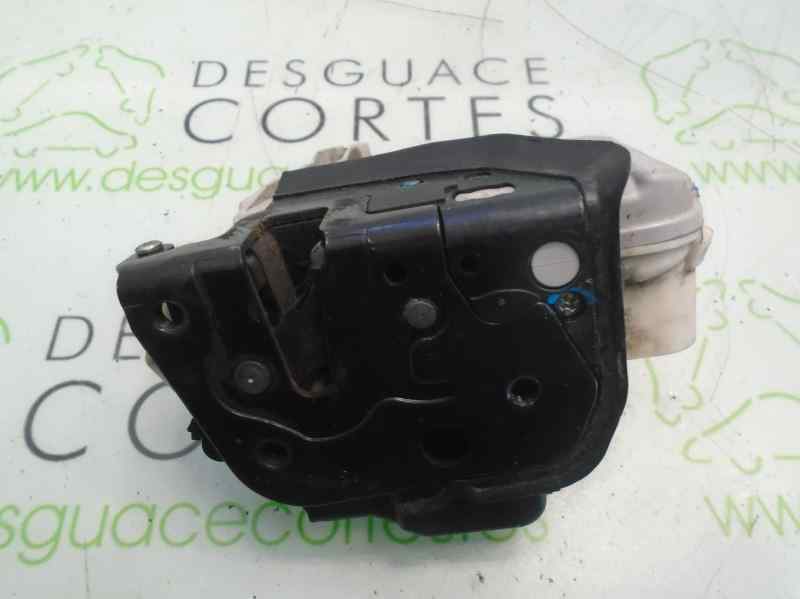 Serrure avant droit AUDI A3 2.0 TDI  - 1