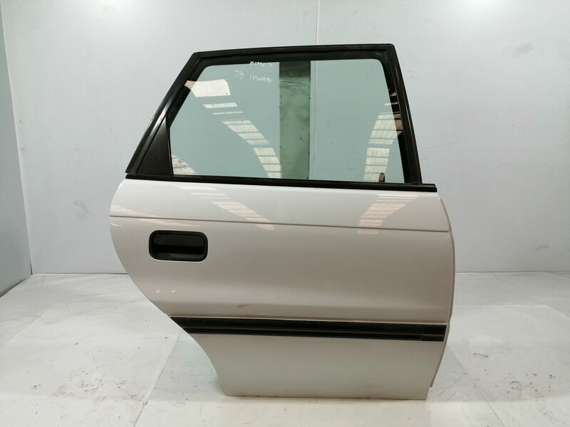 Puerta trasera derecha OPEL ASTRA F BERLINA GL  - 1