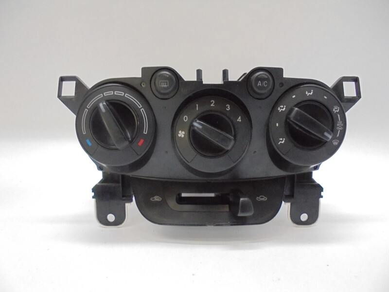 Commande chauffage MAZDA 2 1.3 Essence - 1