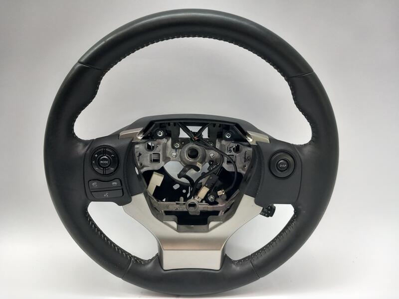 Volant LEXUS CT 200H  - 1